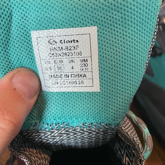 🔥🔥Clorts hiking boots NWT - Picture 2 of 6